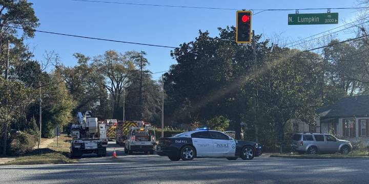 Crews respond to house fire on 30th Avenue