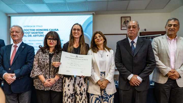 La UNSa le otorgó el Doctorado Honoris Causa post mortem al Dr. Arturo Oñativia