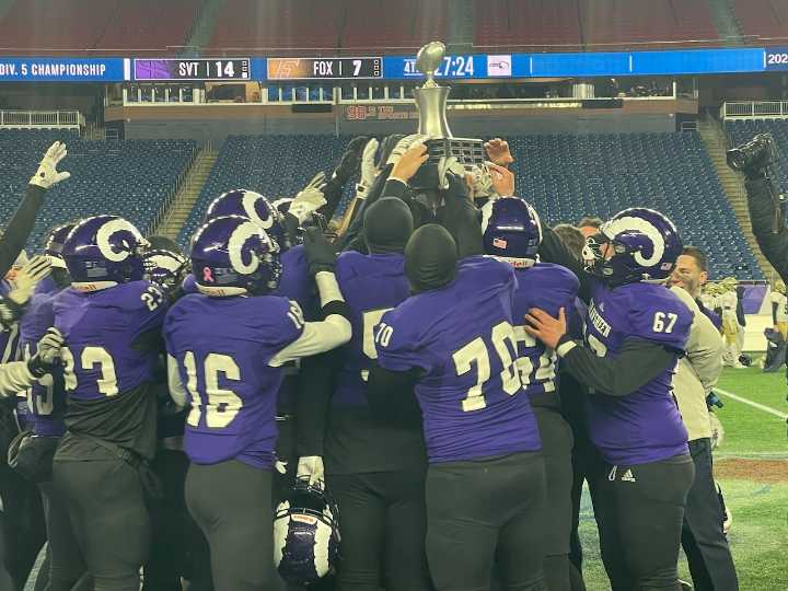 Shawsheen Valley Tech football wins second-straight Division V title (video)