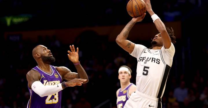 Spurs steamroll Lakers to move onto NBA Cup semifinals