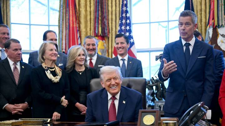 Trump revierte una regulación de automóviles de la era Biden: "Un ahorro de 109.000 millones de dólares"