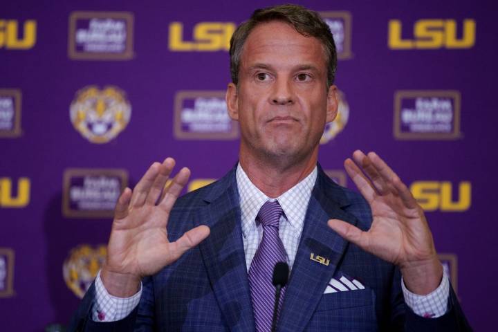 Deadspin | Police: Lane Kiffin escorted to airport, fan road rage claims false