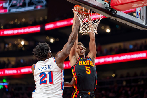 Daniels y Okongwu lideran a Hawks en victoria 120