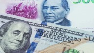 Peso mexicano termina estable frente al dólar tras datos locales de inversión