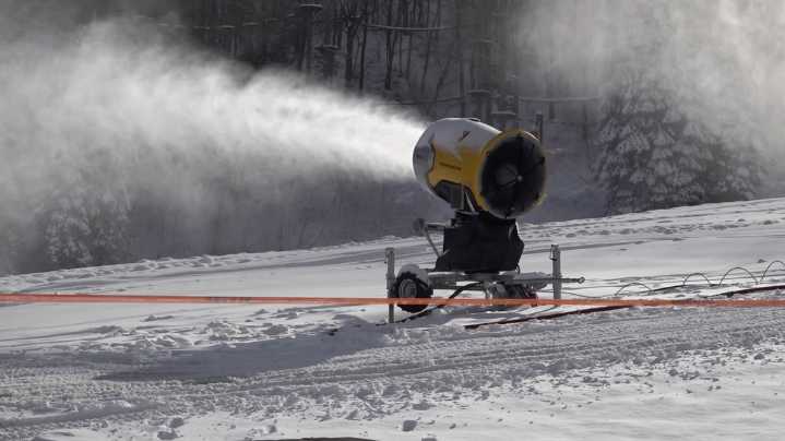 Snow-making machines boost ski season at Blue Mountain