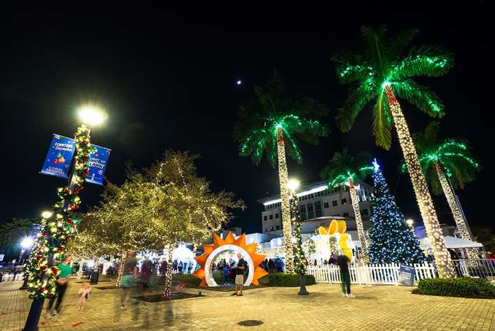 Dancing lights and festive displays light up Coral Springs