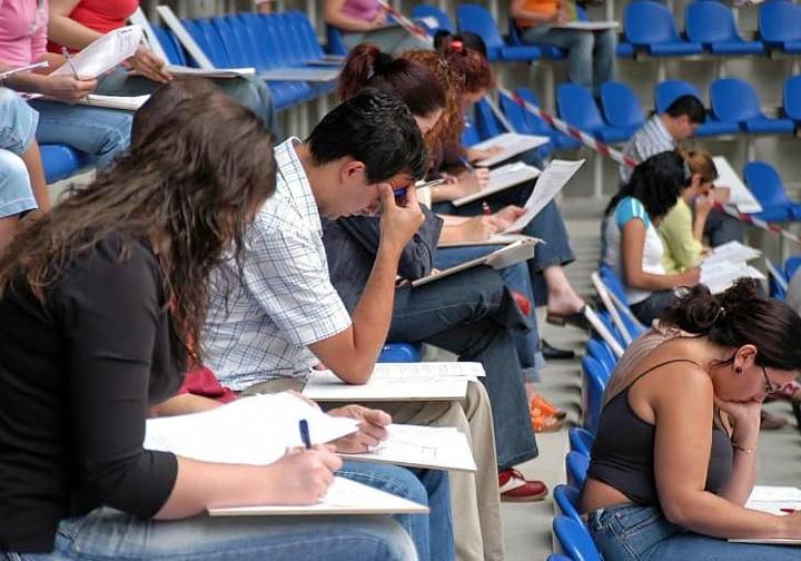 Las oposiciones del Gobierno convocadas para este domingo se mantienen pese a Emilia