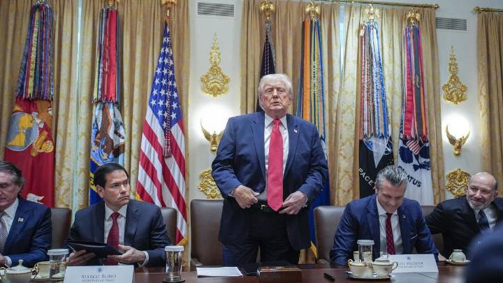 EEUU | Trump avisa a Europa del riesgo de "desaparición de su civilización" y se ofrece para "corregir" el rumbo de la mano de los "partidos patrióticos"