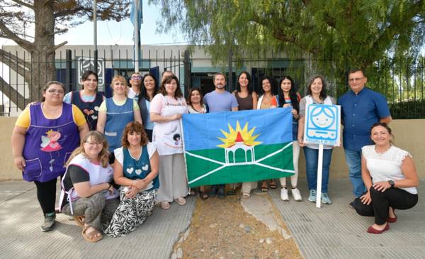 Merino visitó la Escuela 303 y reafirmó el apoyo de Trelew a la educación domiciliaria y hospitalaria