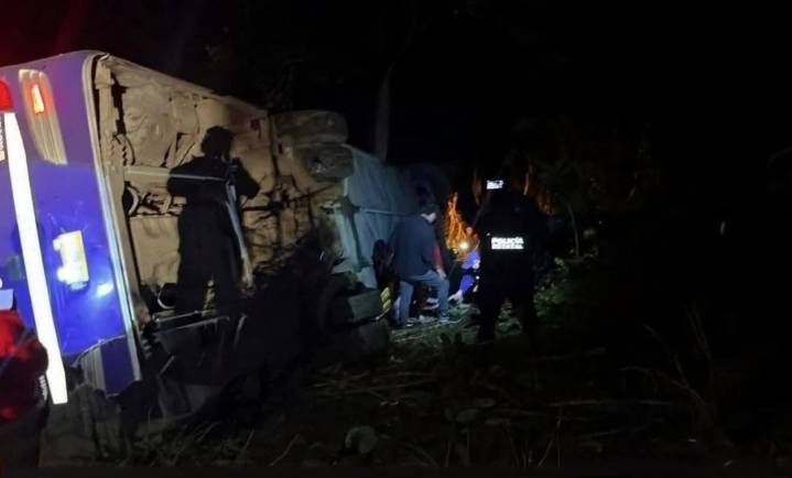 Confirman 5 muertos y 27 heridos por accidente en Hidalgo