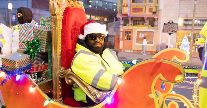 Atlantic City holiday parade rolls down Atlantic Avenue