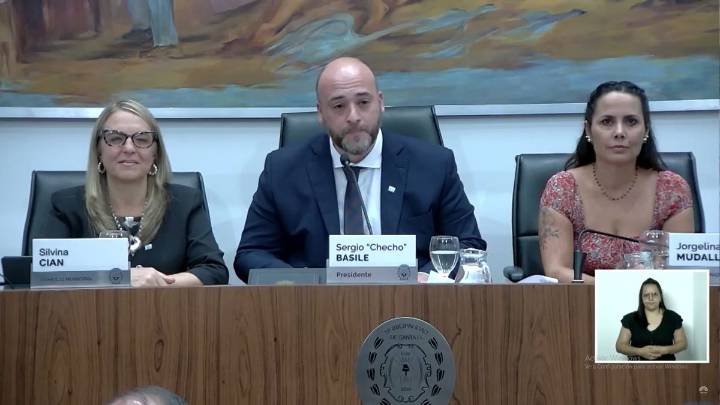 El Concejo se renueva: juraron los concejales y eligieron a "Checho" Basile como presidente