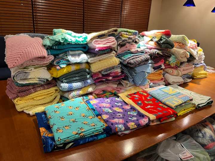 Local knitters make winter warmer for thousands of Medina County residents in need