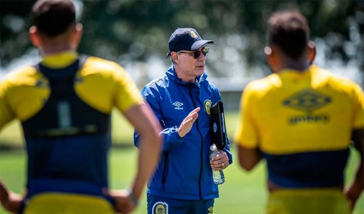 Bombazo en Arroyito: Ariel Holan no seguirá en Rosario Central en 2026