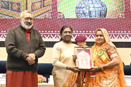 President Droupadi Murmu presents National Handicrafts Awards for 2023, 2024