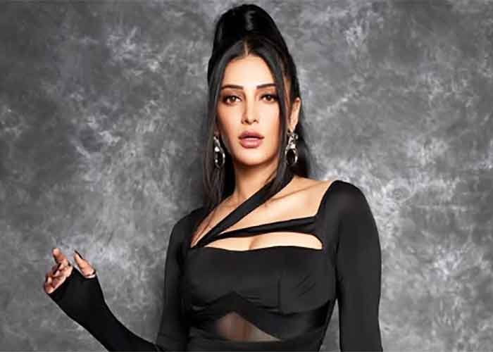 Shruti Haasan rings in the spirit of Christmas; puts out a video of her setting up her black Christmas tree
