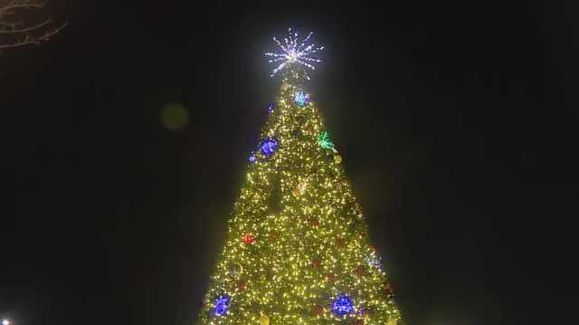 City of Omaha celebrates Small Business Sunday and kick off of Holiday Lights Festival