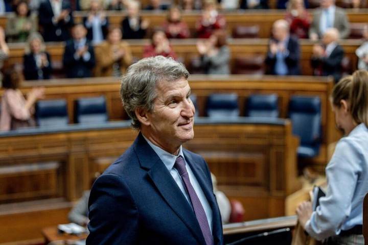 Feijóo exige un pleno a Sánchez para hablar de corrupción