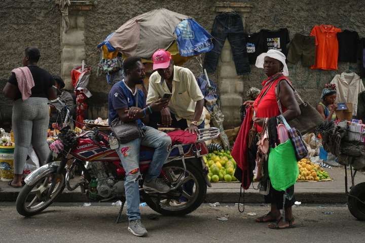 Haití aprueba una ley para celebrar elecciones por primera vez en una década