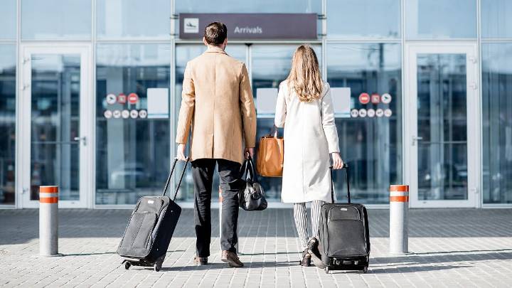 Can 'Airport Divorce' Save Your Trip? The Trend Every Couple Is Trying