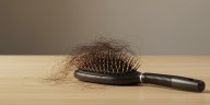 Por qué el estrés causa caída del cabello: identifican un mecanismo que activa la respuesta inmune