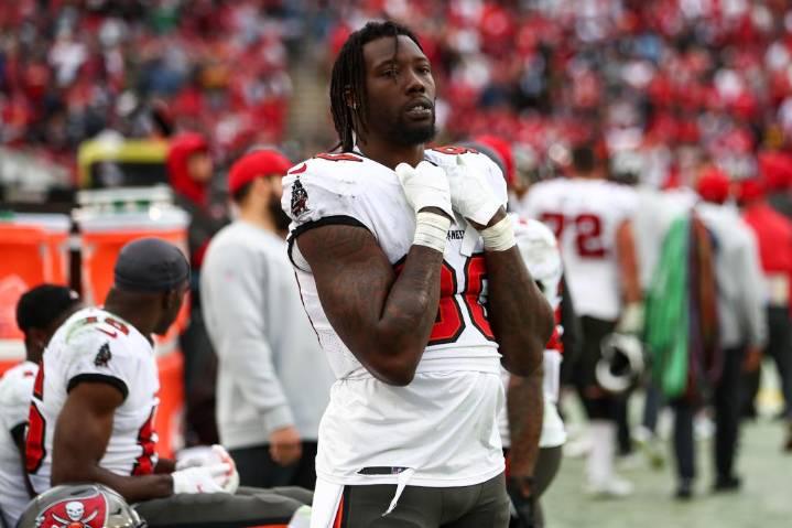 Jason Pierre-Paul signs to Buccaneers practice squad