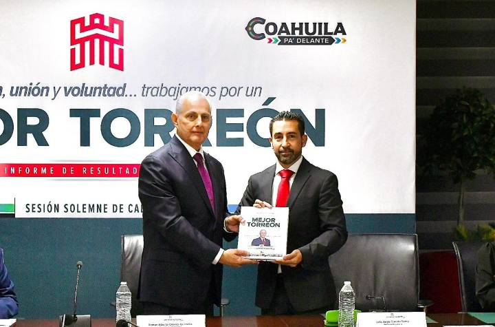 Román Cepeda entrega al Cabildo de Torreón el Primer Informe sobre el estado que guarda la actual Administración Pública Municipal