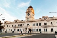 Iniciaron sumario y suspendieron haberes a dos empleados estatales por más de 80 inasistencias sin aviso