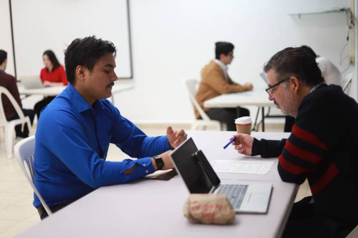 Recluta Corning a egresados y alumnos de la UTTN