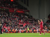 Liverpool apagó el incendio en la Premier League: volvió Salah y le ganó al Brighton con doblete de Ekitike