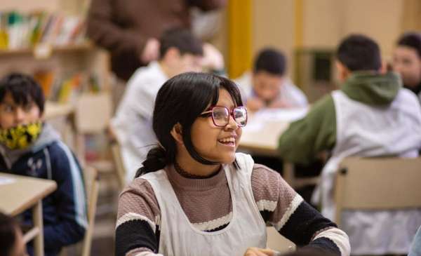 Mejoras en Lengua y Matemática en la Ciudad, con avances desiguales en secundaria