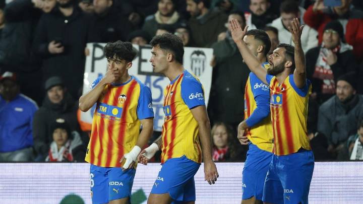 El Valencia suma un punto 'de rebote' en Vallecas