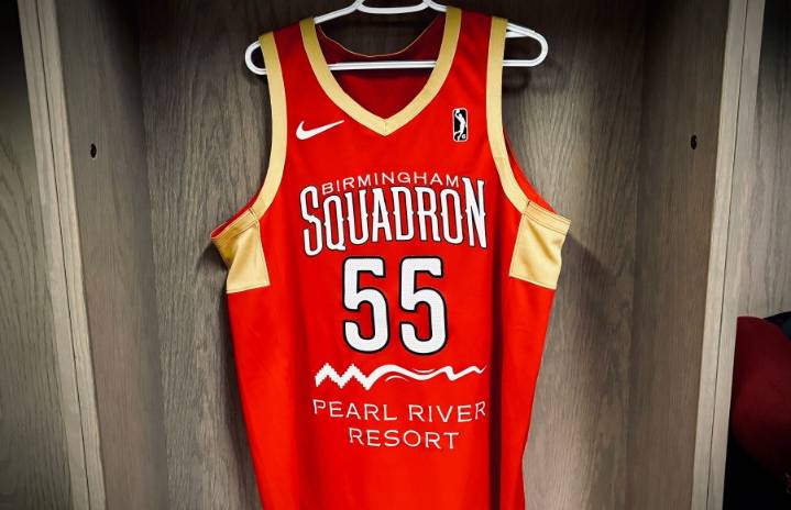 Birmingham Squadron to hold teddy bear toss for fans to collect donations for Magic City Toy Drive