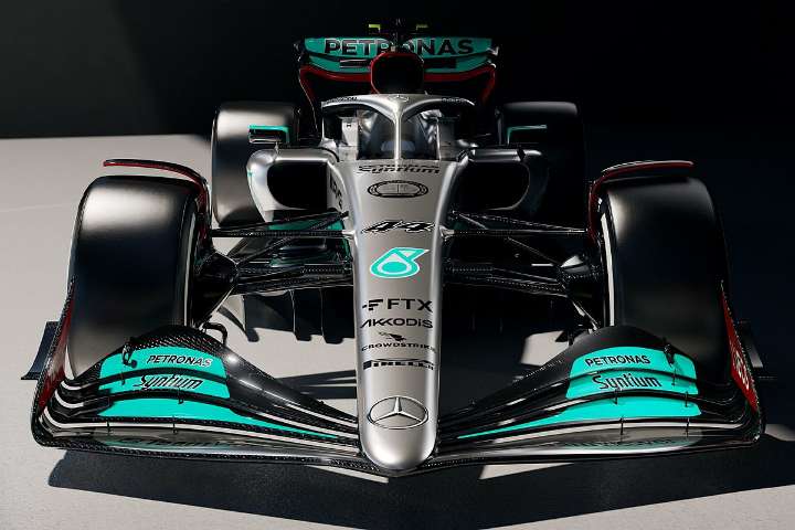 Mercedes explains decision to return to silver F1 livery for 2022