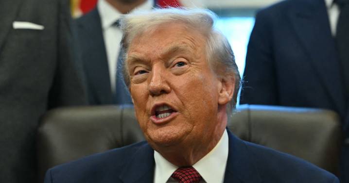 Trump Rants About ‘Tiny Cars’ in Bizarre Truth Social Post