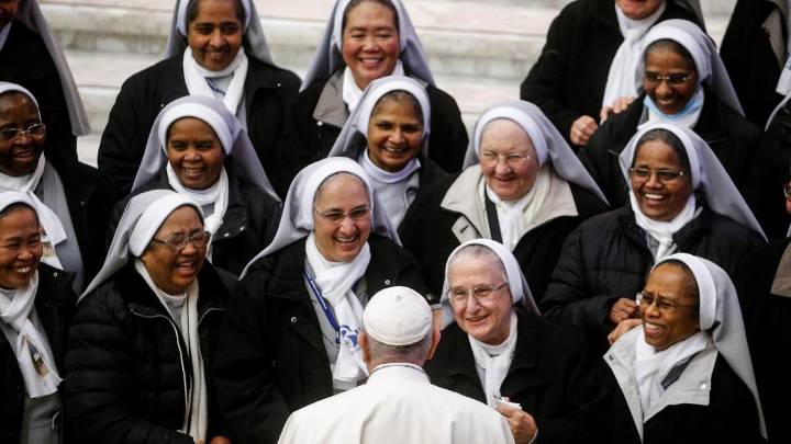 Una comisión vaticana rechaza el diaconado femenino pero se abre a crear ministerios para mujeres