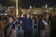 Jefe de Estado participó en retreta en la Plaza Mayor de Lima