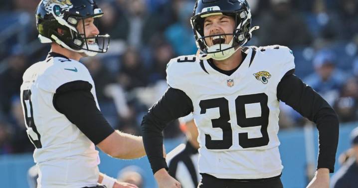 Injury gives Jaguars starting nose tackle chance to fill in at long snapper