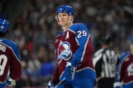 Deadspin | Nathan MacKinnon nets pair as Avalanche top Canucks