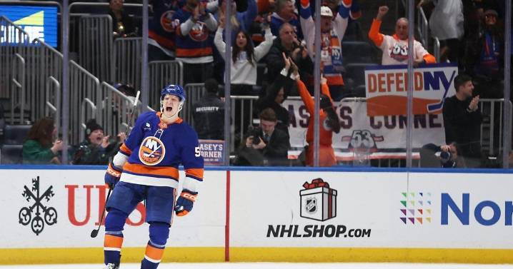 Barzal, Heineman lift Islanders past Lightning 3