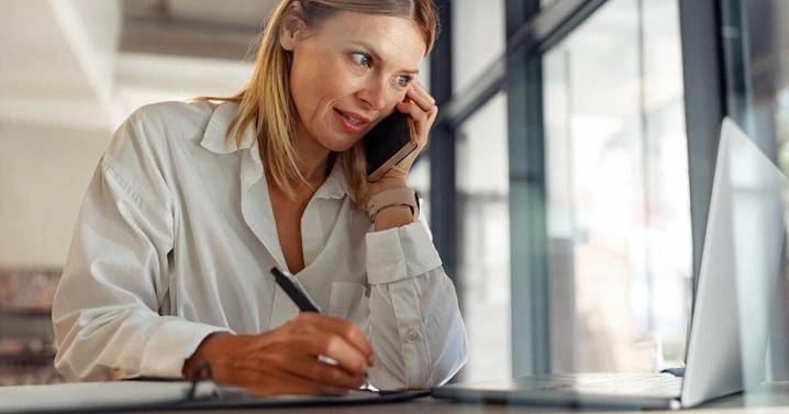 The first 48 hours on a past-due invoice: A no-stress game plan