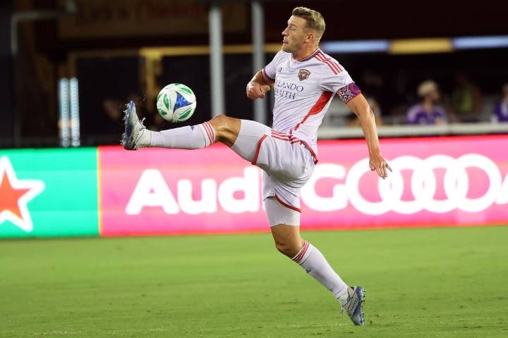 Deadspin | Orlando City D Robin Jansson signs extension