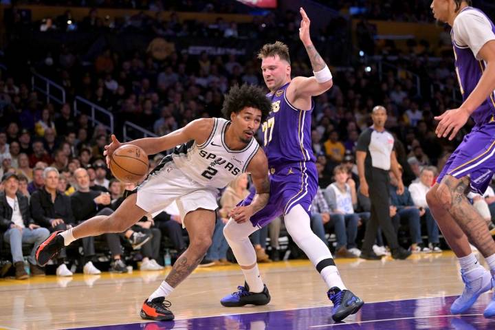 Deadspin | Spurs take down Lakers, advance to NBA Cup semifinals