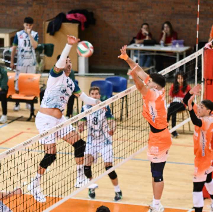 Pamesa se hace fuerte en casa y suma tres puntos de oro ante Unicaja Costa de Almería