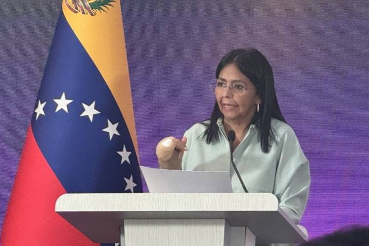 Rodríguez pide «máxima alerta» en industria petrolera tras incautación de buque por EEUU