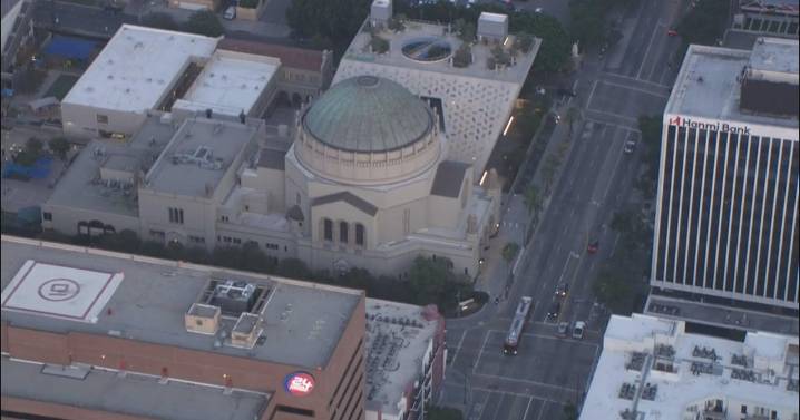 Los Angeles synagogue vandalized during protest, LAPD says