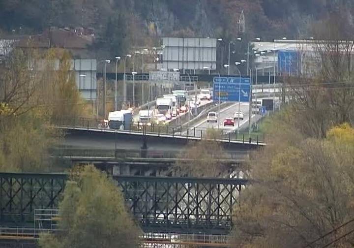 Herida una mujer en una colisión contra una furgoneta en la A