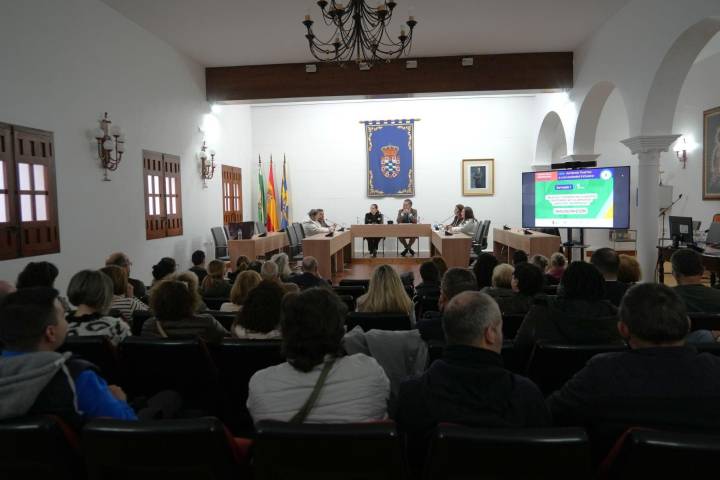 Moguer acoge unas jornadas sobre recursos residenciales y empleo inclusivo para personas con discapacidad