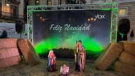 Vox planta un pesebre en la plaza Sant Jaume de Barcelona en protesta contra Collboni por no hacerlo