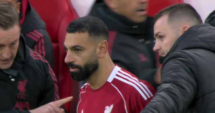 Liverpool fans show true colours with telling reaction to Mo Salah's early substitution